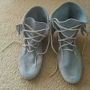 Baby blue vintage suade Minnetonka Moccasins